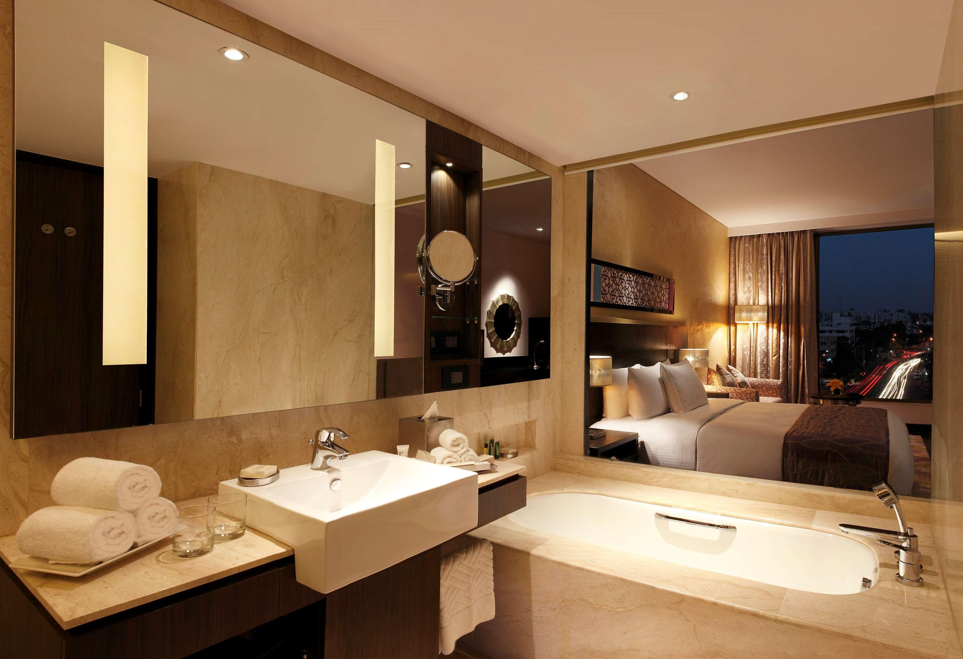 Hilton Hotel 5*